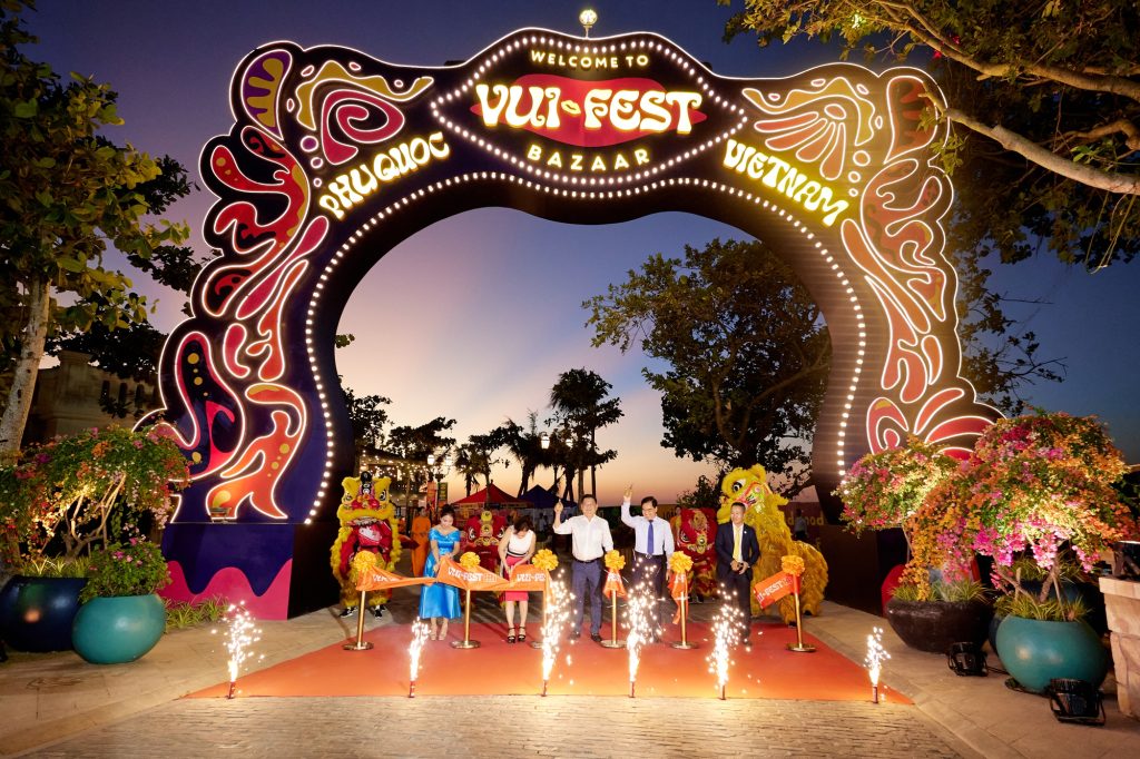 Toàn cảnh chợ đêm VUI-Fest Bazaar tại Sunset Town Phú Quốc